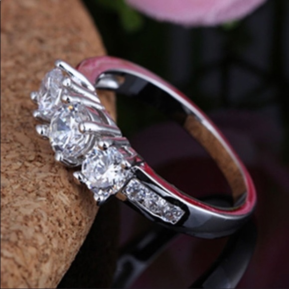 #1RING! 3CT CZ Sterling Silver Ring, GorgeouS!Firm - Picture 4 of 8